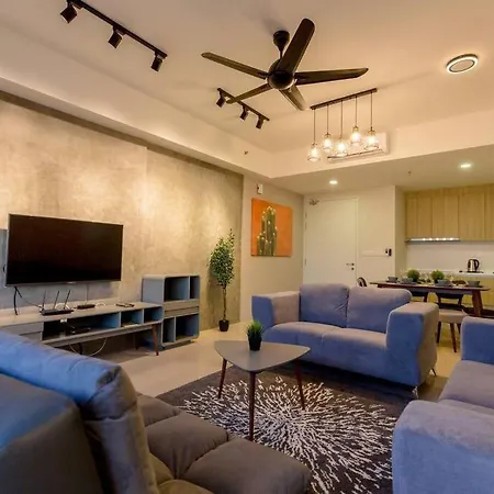 Tropicana 218 Spacious Luxury City 3Bedroom 3 Car Park 11Pax